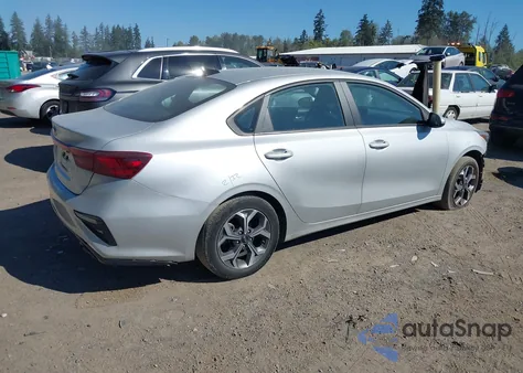 2021 Kia Forte Lxs z USA, uszkodzony, nr VIN 3KPF24AD4ME363332